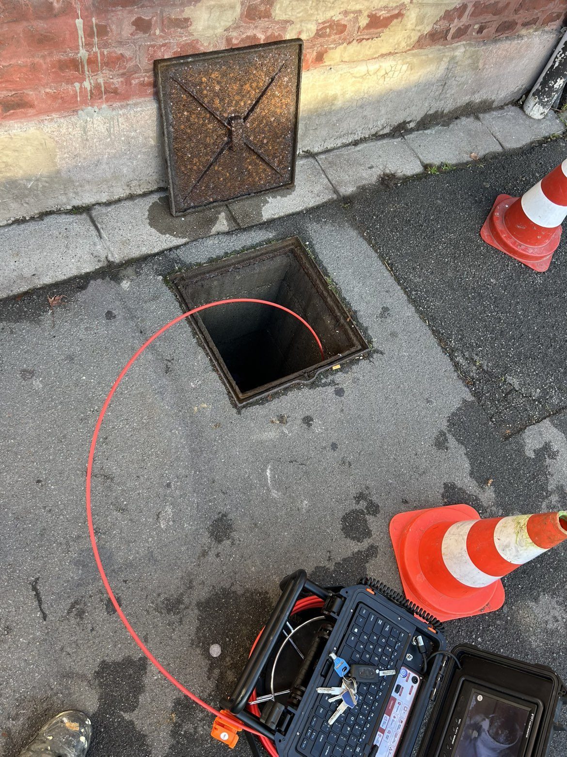 Passage caméra depuis un regard ouvert sur voirie à La Bassée