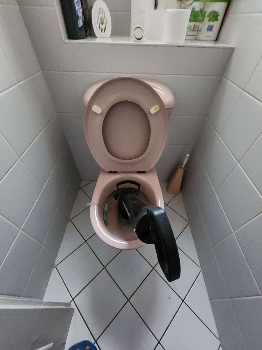 Débouchage d'un WC à la pompe à La Bassée
