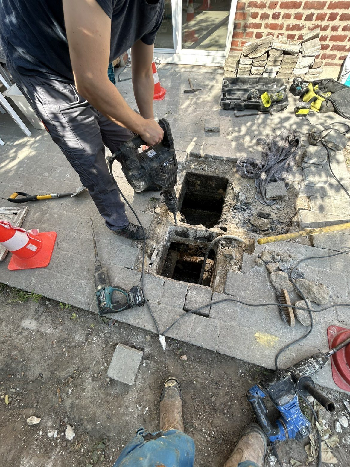 Raccordement de la canalisation sur un regard neuf à La Bassée