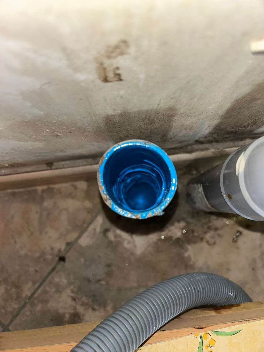 Évacuation en cave réhabilitée par chemisage sans tranchée